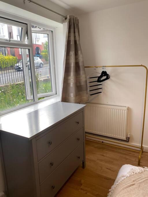 Luxury 2 Bedroom Apartment, Parking, Few Minutes Walk From Wembley Stadium Londyn Zewnętrze zdjęcie