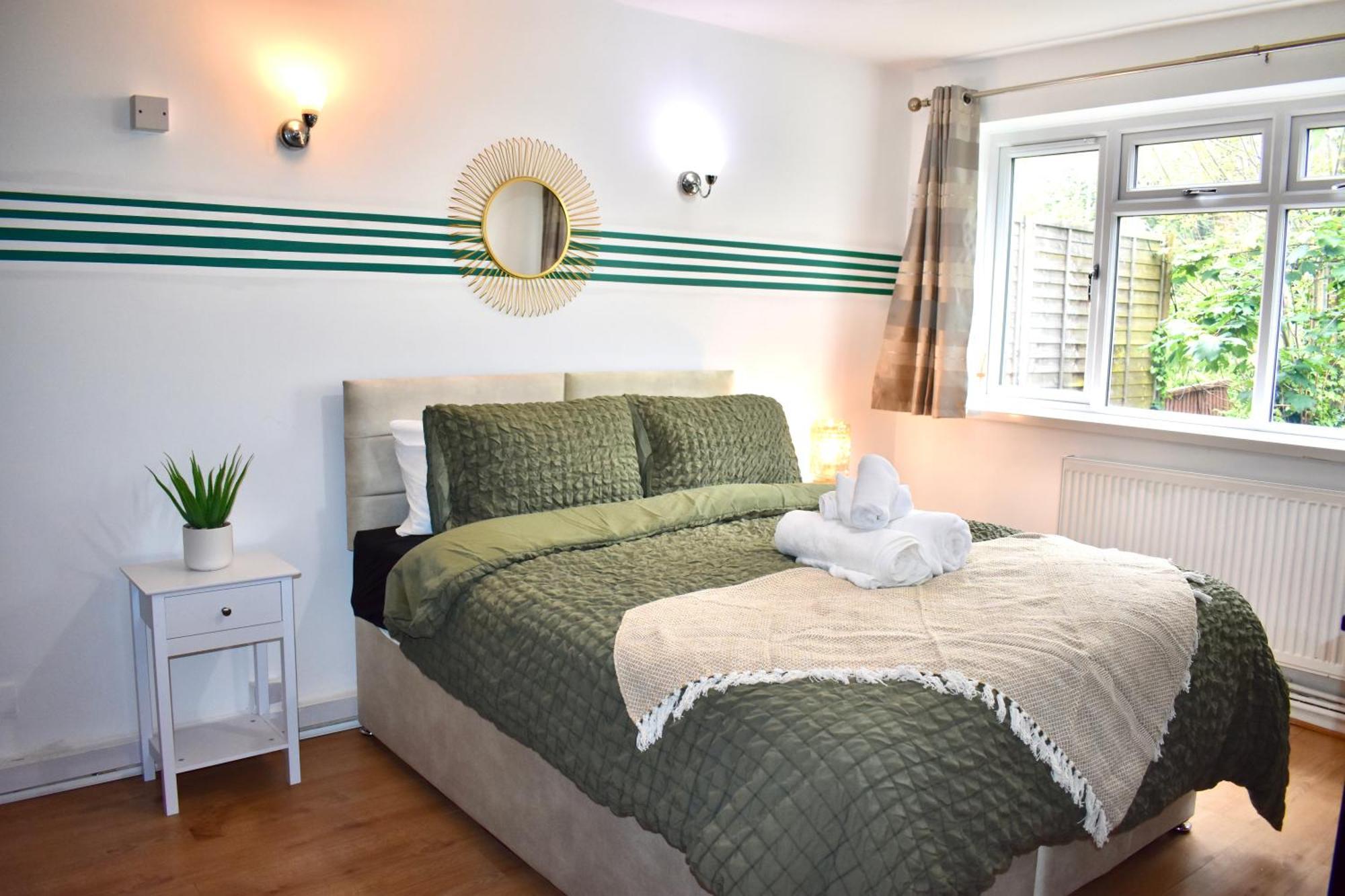 Luxury 2 Bedroom Apartment, Parking, Few Minutes Walk From Wembley Stadium Londyn Zewnętrze zdjęcie